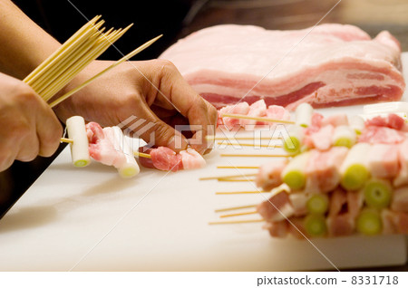 Grilled chicken 8331718