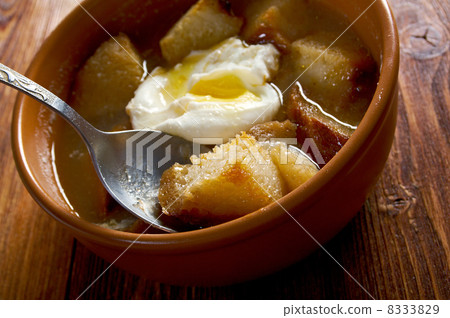 sopa de ajo 8333829
