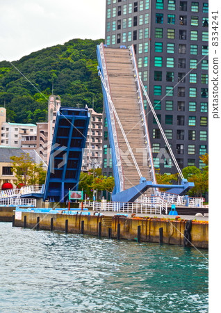 日本唯一的行人專用橋“Blue Wing Moji”（福岡縣北九州市Hamamachi） 8334241