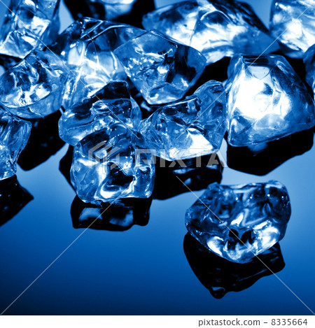 Ice cubes background Ice cubes background 8335664