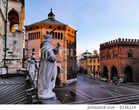 Cremona Cathedral, Lombardy, Italy 8336229