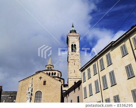 Cathedral in Bergamo, Lombardy, Italy Cathedral in Bergamo, Lombardy, Italy 8336295