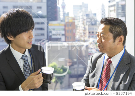 工作的商人 8337194