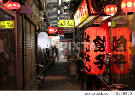 Hamonica side street in Kichijoji at night 8338430