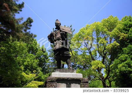Oda Nobunaga statue 8339925