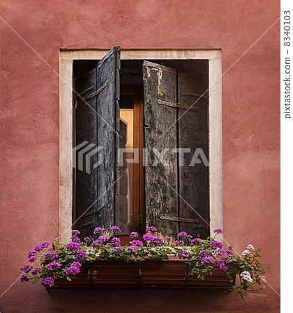 Venetian window 8340103