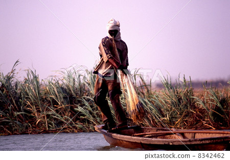 漁民投擲鑄網 漁民投擲鑄網 8342462