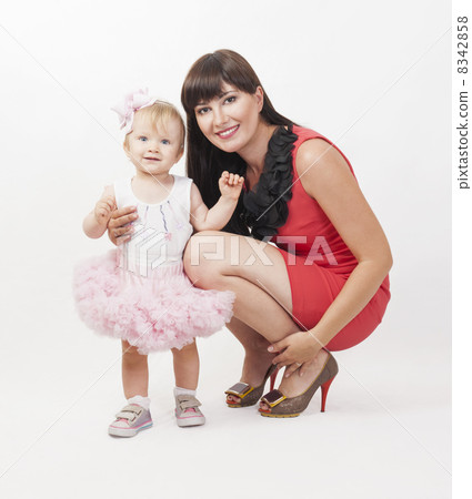 mother with baby daughter 8342858