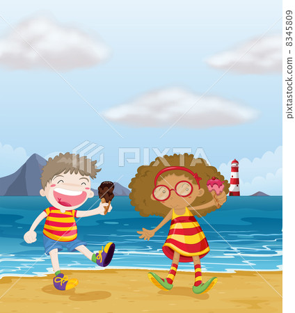 Happy kids with ice cream at the beach 8345809