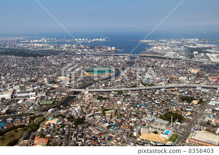 大阪海灣的航空照片和Ishizugawa的嘴在Sakai市,大阪縣 大阪海灣的航空照片和Ishizugawa的嘴在Sakai市,大阪縣 8356403