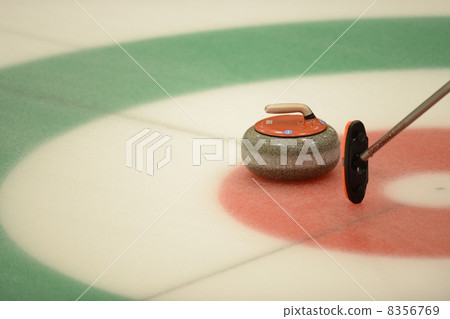 curling curling 8356769
