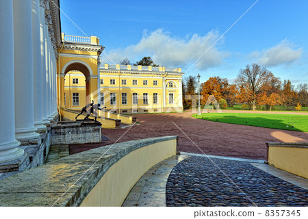 The exterior of Alexander palace in Pushkin, Russia. 8357345