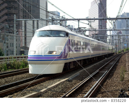 Limited Express Spacia Nikko No. 43 Shin Okubo Station Limited Express Spacia Nikko No. 43 Shin Okubo Station 8358220