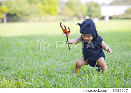 Small devil N side looking thing 8359327