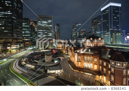 Full view of Tokyo Station 8368141
