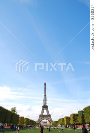 Eiffel Tower 8368834
