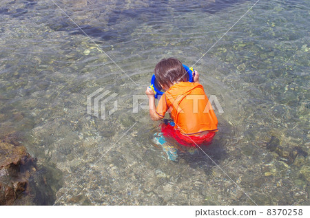 Child with eyeglasses 8370258