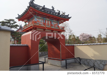 龍華山永靖寺本滕門 8372770