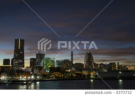 Yokohama Minato Mirai 21 at night Yokohama Minato Mirai 21 at night 8373732