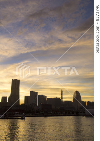 Yokohama Minatomirai in evening scenery 21 8373740