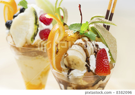 chocolate parfait 8382096