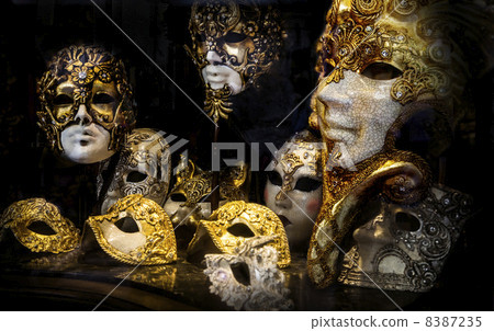 Venetian mask 8387235