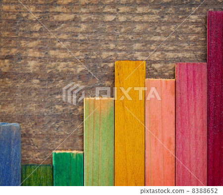 樹的顏色樣本排列成條形圖 8388652