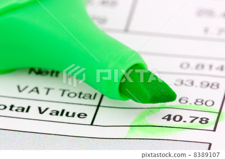 Invoice and marker 8389107