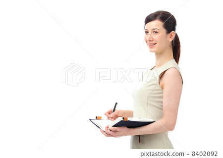 打開筆記本的白人婦女 8402092