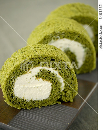 Matcha roll cake (vertical position) 8405285