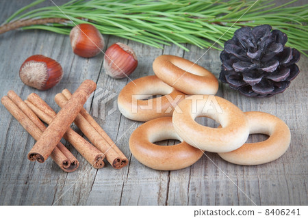 Christmas objects nut bagel sticks Canela, hotshot. Christmas objects nut bagel sticks Canela, hotshot. 8406241