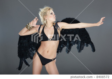 Fallen Angel 8408572