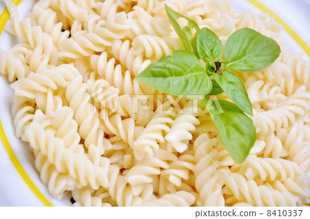 Italian macaroni 8410337