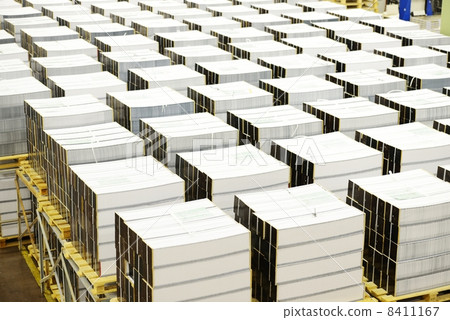 Printing office industry with many books 8411167