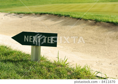 Next tee sign arrow direction golf field Next tee sign arrow direction golf field 8411870