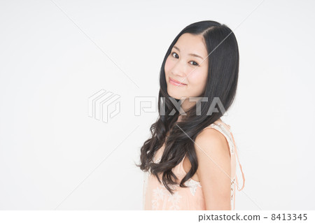 年輕的女士（夏天） 8413345