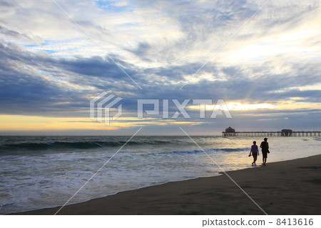 海灘夏天的黃昏 8413616