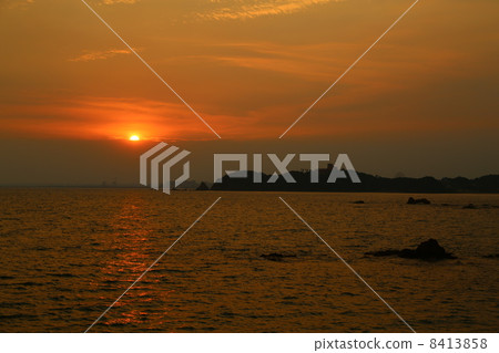 Sunset of Shibushi Bay Sunset of Shibushi Bay 8413858