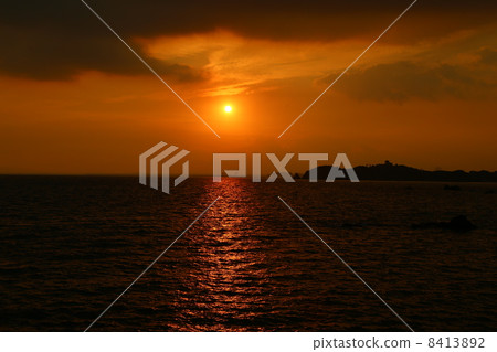 在Shibushi海灣的日落煥發 8413892