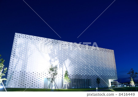 Kanazawa Umi Mirai Library/night view [side] 8416449