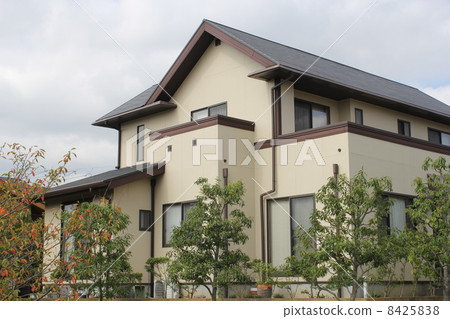 一幢房子 8425838