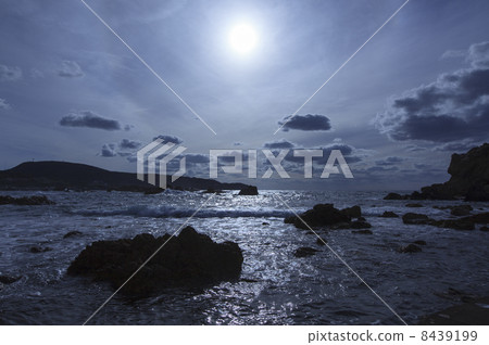 Moonlight and Fukaura Beach 8439199