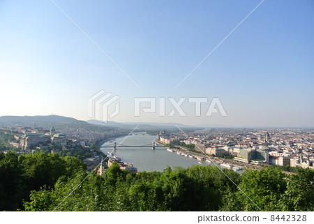 Budapest and the Danube Budapest and the Danube 8442328