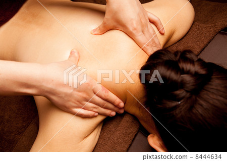 中年女性美學(由專業美學家治療) 中年女性美學(由專業美學家治療) 8444634
