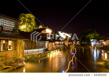 Night view of Koran Night view of Koran 8446049