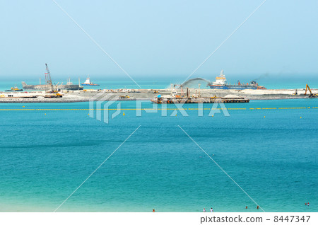 The construction of the 210-metre Dubai Eye The construction of the 210-metre Dubai Eye 8447347