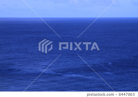 水平線和海 8447863