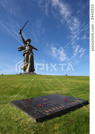 Monument Motherland in Volgograd, Russia; commemorative plate wi Monument Motherland in Volgograd, Russia; commemorative plate wi 8448950