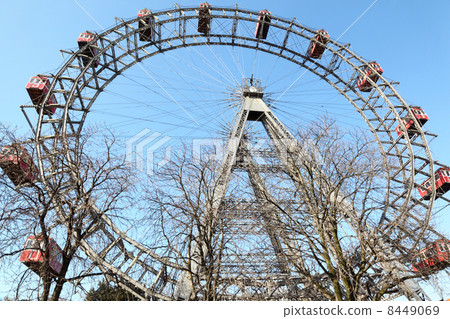 Ferris wheel in Prater park in Vienna, Austria Ferris wheel in Prater park in Vienna, Austria 8449069