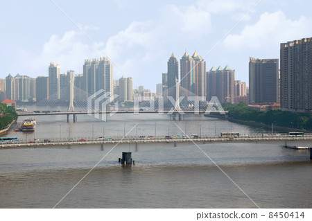 Pearl river and bridges over it in Guangzhou Pearl river and bridges over it in Guangzhou 8450414